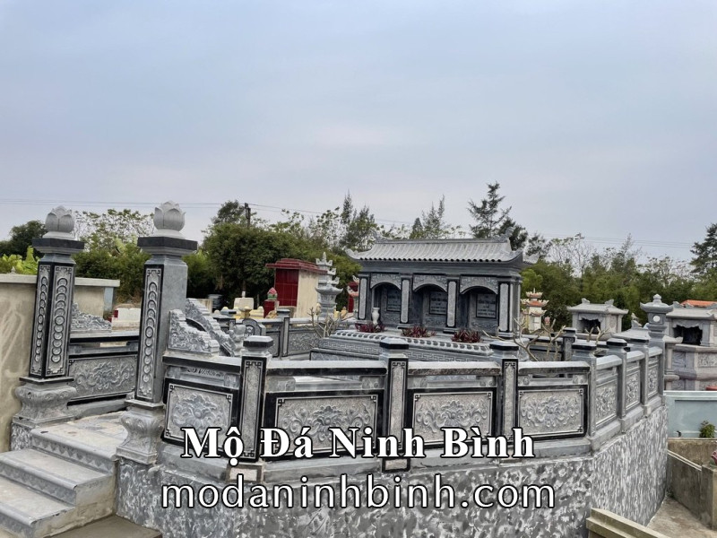 Xây Lăng Mộ đá 3 ngôi 1 mái đẹp tại Ninh Bình bằng đá xanh đen.