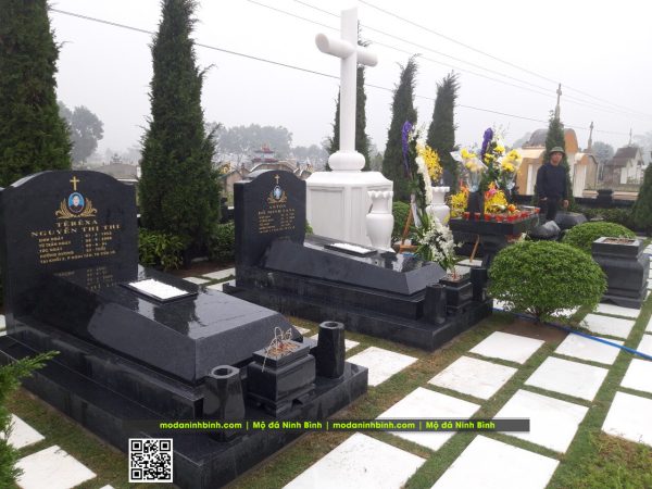 Mẫu Mộ đá công giáo bằng đá granite cao cấp.