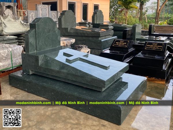 Thiết kế Lăng Mộ đá granite đẹp - Xây Mộ đá Granite tại Ninh Bình 11 Giá mộ công giáo bằng đá granite đẹp, trang trọng có giá thành khoảng 60 triệu/ngôi kích thước 81x127cm.