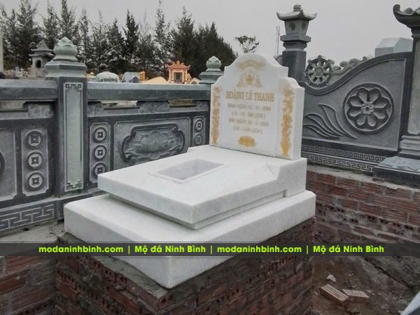 Mộ đá trắng đơn giản - tinh tế - hiện đại