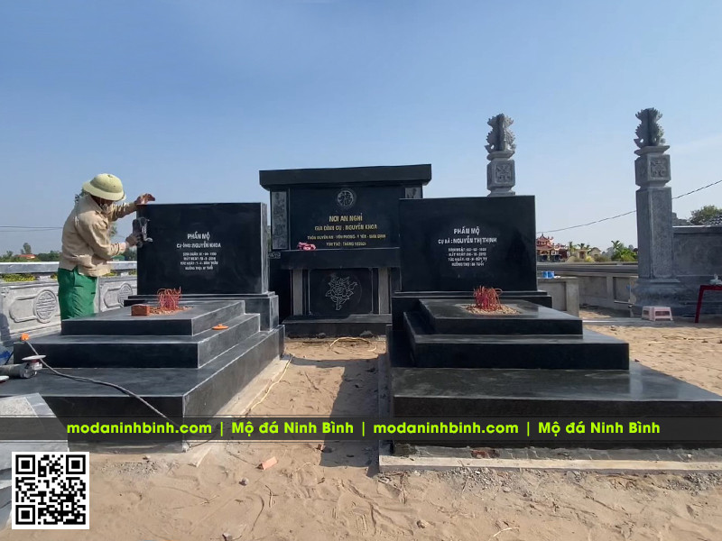 Lưu ý lựa chọn đá granite đen Ấn Độ cao cấp khi xây Lăng Mộ đá cho Bố Mẹ 2 Lắp đặt Mộ đá granite đen Ấn Độ tại Nam Định