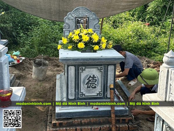 Mẫu mộ đơn tam sơn (mộ bành) giá tốt tại Làng nghề đá Ninh Bình #moda 4 Mau-Mo-da-nho-cho-Ong-Ba-Cha-Me.jpg