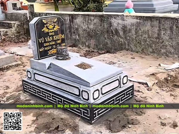 Mẫu Mộ đá xanh tự nhiên đẹp, giá rẻ, lắp đặt ngay khi xây, sửa mộ