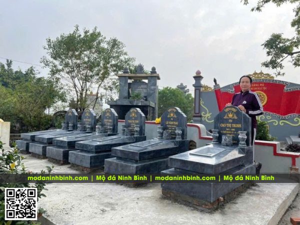 Lắp đặt Mộ đá xanh rêu cho khu Mộ gia đình