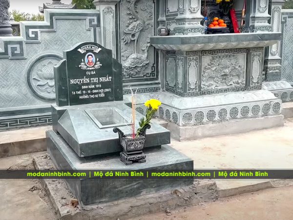 Chọn thời điểm xây lăng mộ, sửa lăng mộ đá, lưu ý khi khánh thành lăng mộ đá? 3 Mo da xanh reu pho bien Mo da Ninh Binh Dep