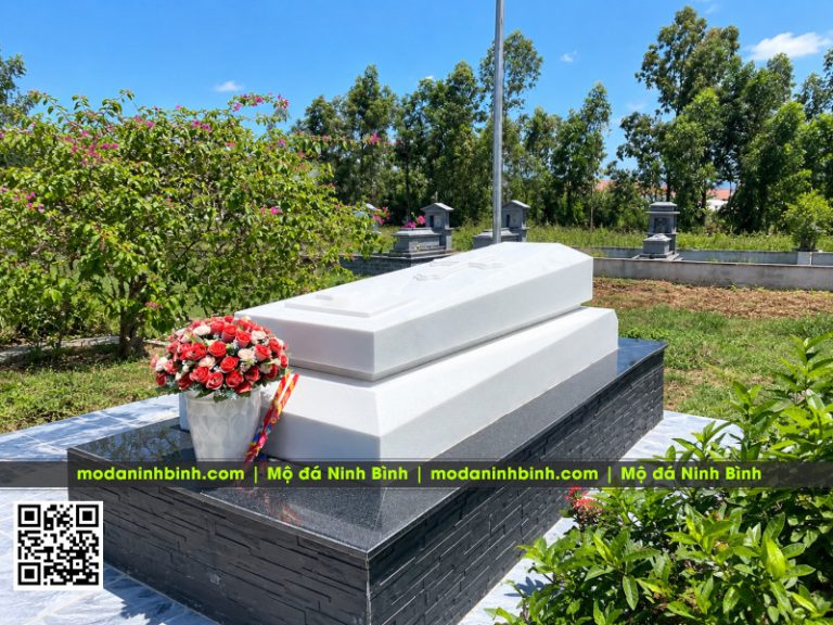 Mẫu Mộ công giáo đá trắng Yên Bái đẹp, nguyên khối